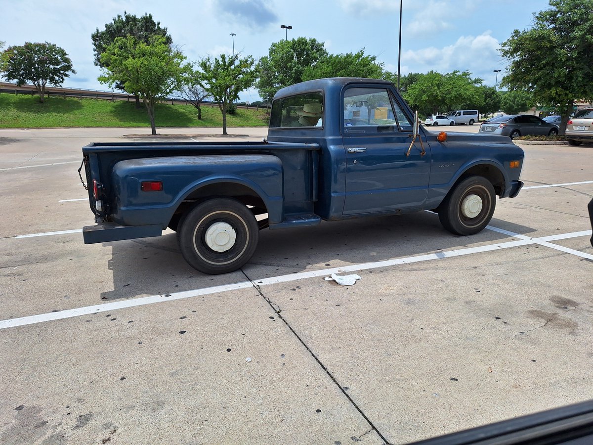 mexicanlarry's tweet photo. @MichelleAZ43 Cool truck! https://t.co/9D4r6lKgHN
