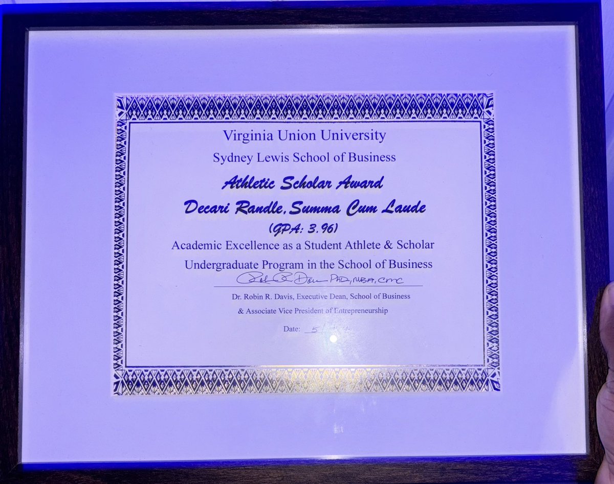 HoodieCari15's tweet image. Believe In Yourself™️, Take Risks🤧, Trust In My Lord And Savior 🙏🏾 Everything Will Work it's Self out💙🤝🏾 
#MBALOADING………