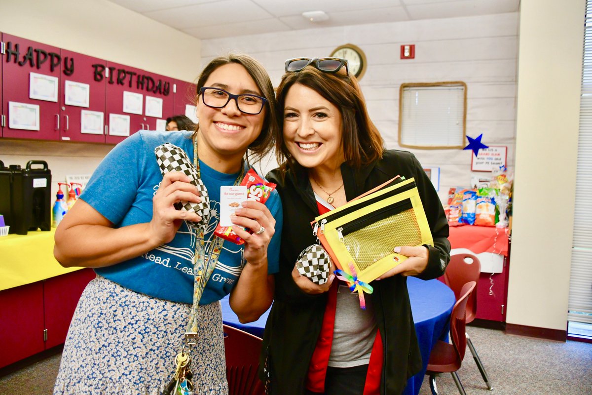 WVUSD_Tweet's tweet photo. You Color Our World and Make it Brighter! Staff Appreciation Week celebrations continue at @WesthoffSchool today with breakfast burritos, raffles, and fun!  #WVUSDProud #StaffAppreciationWeek2024 #TeamCrayon https://t.co/17DduVGNII