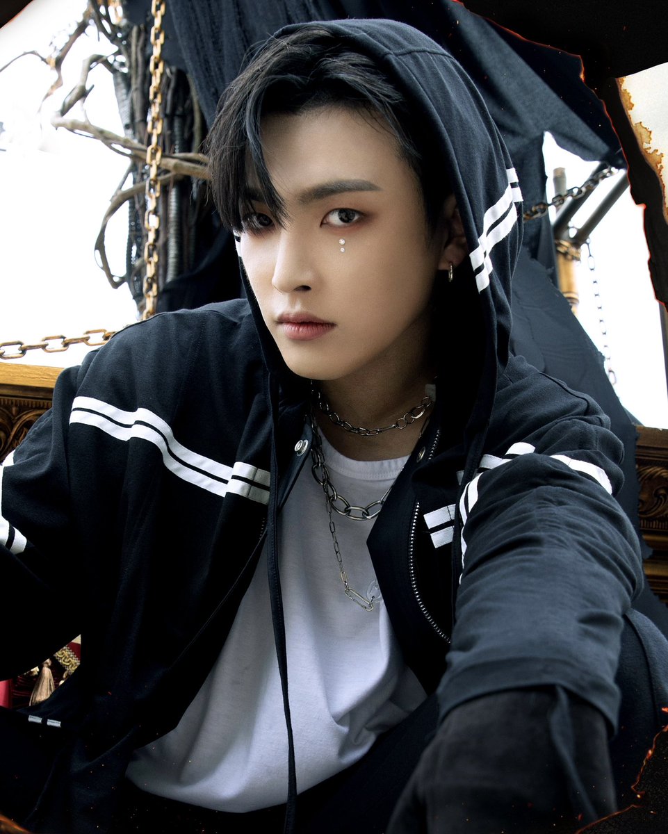 Jupiter_Uni's tweet photo. 🎱🎱🎱🎱 https://t.co/IRix2YpeK1