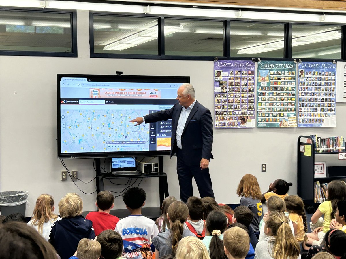 It was a GRReat day to visit Squadron Line School in #Simsbury with <a href="/bobmaxon/">Bob Maxon</a>. 

#snowmonster #weather  #nbcct #StormTracker #nbcct #ConnectingYou