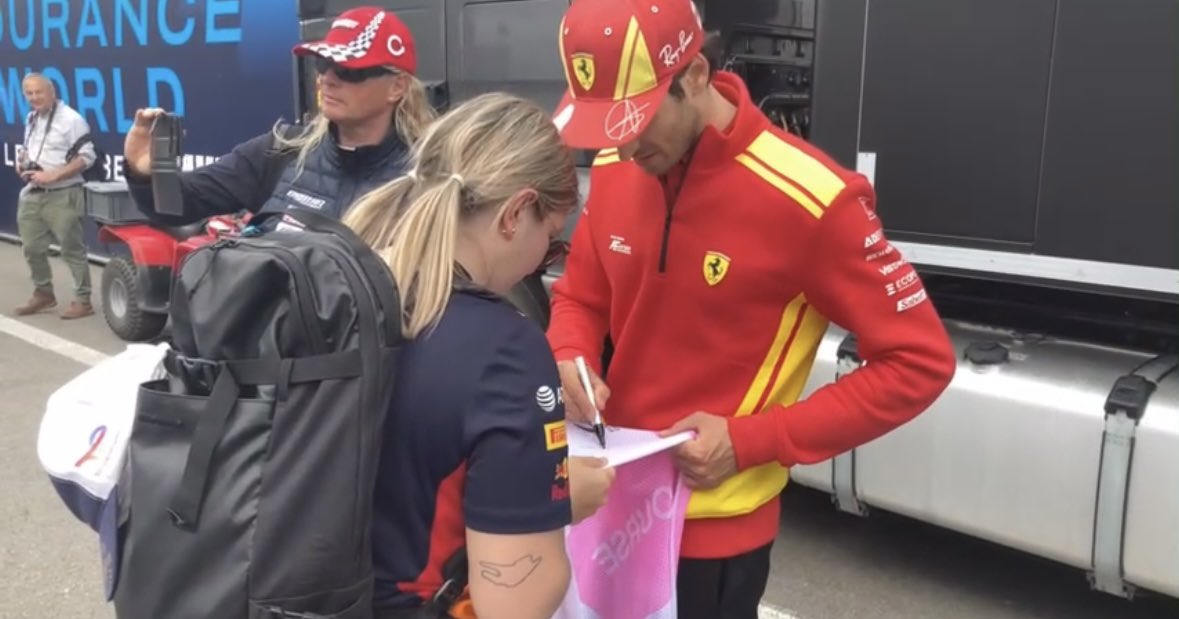 sharonkuzaj_'s tweet photo. @Anto_Giovinazzi ❤️

#6HoursSpa https://t.co/WoKTCiWf7F