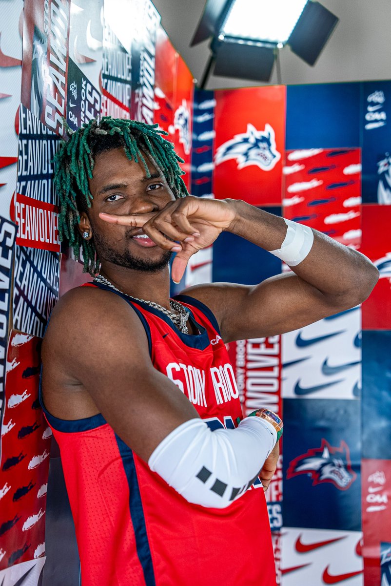 Committed to Stony Brook❤️🔥University.
Wait patiently and watch  how we about to kill and cook 🦍