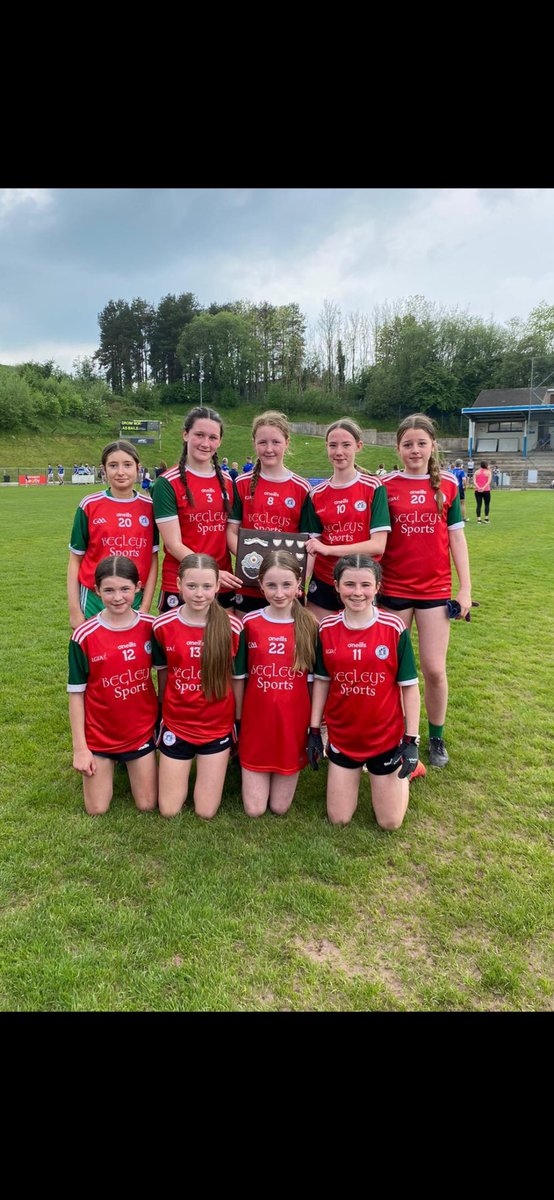 🎉🏐 Huge congratulations to our incredibly talented students from Aodh Ruadh Dún Geanainn for their Grade 1 Gold League Final victory against Dromore! 🏆🌟