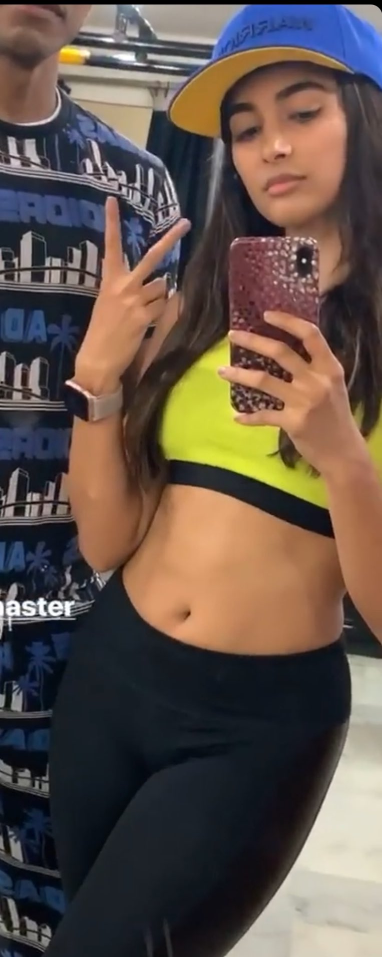 GNewCZ_XwAAAd7I?format=jpg&name=large