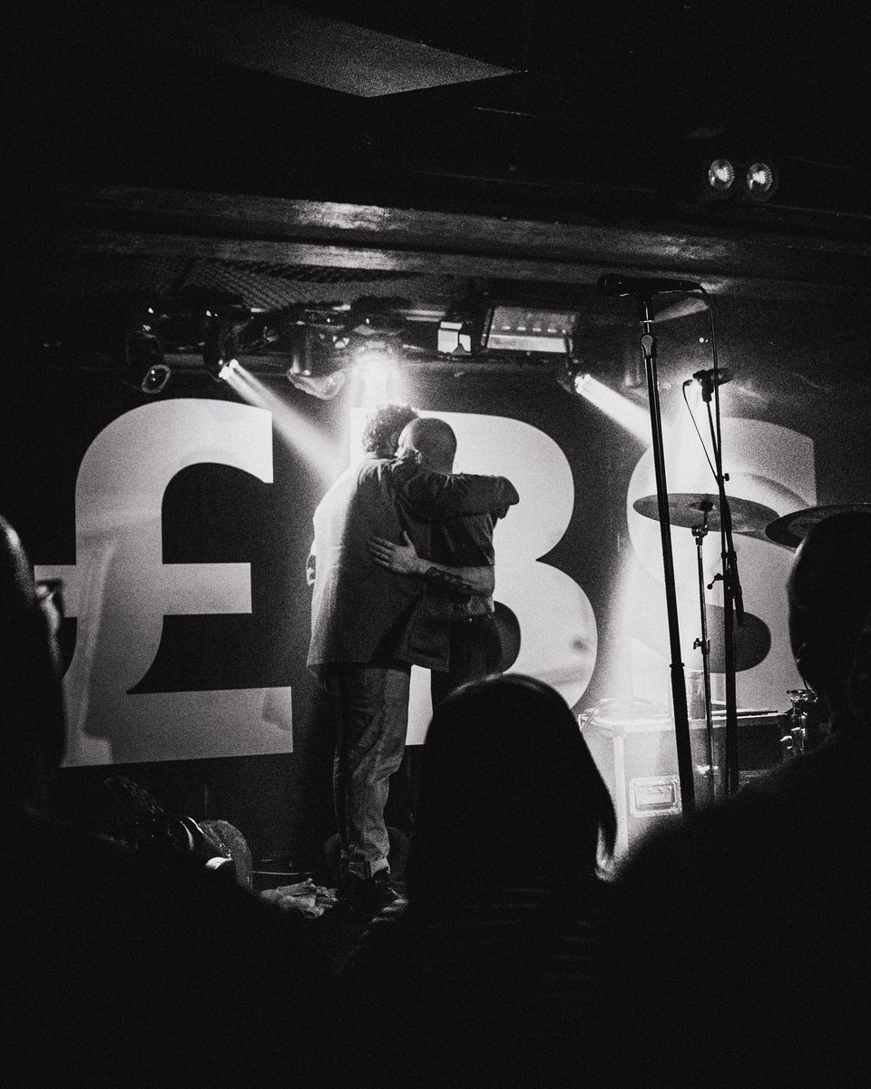 Wow… POSTINDUSTRIAL HOMETOWN BLUES has entered the official midweek charts? At NUMBER 15
For this week only its available on iTunes for £5. help us go toe to toe in the charts with the likes of Taylor Swift and Kings of Leon…
Fights on gang. 🥊🥊
linktree.com/bigspecial