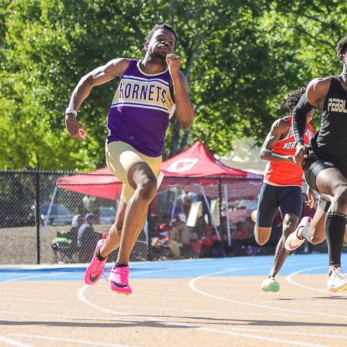 🚨🚨Unsigned Senior🚨🚨 just looking for an opportunity. 200m: 22.5; 400m: 52.9. 1st yr on the track, wish I had him for 4 yrs. DM, Share, Repost pls. #HiramTrackField
