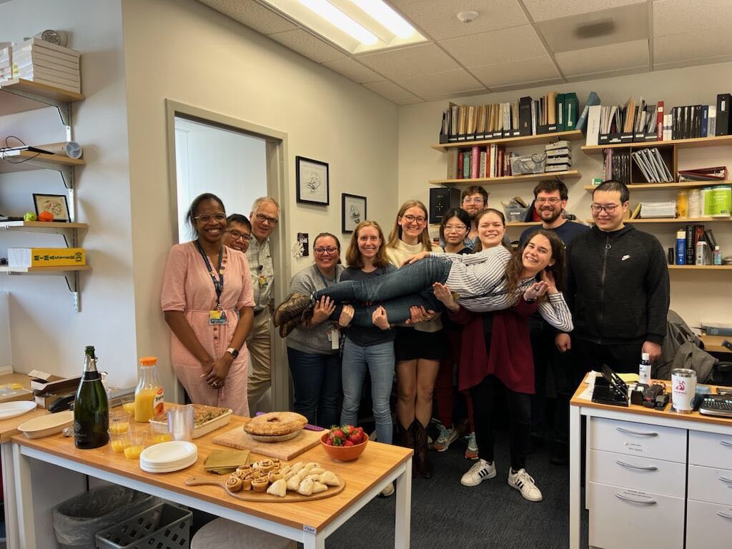 TheCullenLab's tweet image. Congratulations to @omeleavitt and Luke for tying the knot!