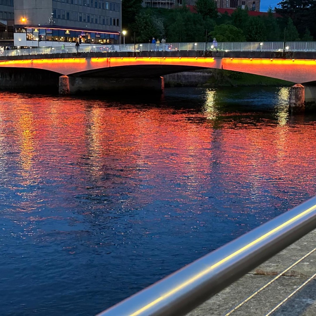 How incredible does the #Inverness bridge look, lit up in orange for #BladderCancerAwarenessMonth? Huge thanks to Kathleen McKenzie for arranging the event, and to @RhodaGrant MSP for Highlands and Islands for joining us to show her support 🧡 #BCAM24 #BladderCancer