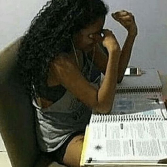 studyctriz's tweet image. Como... COMO EU vou conseguir aumentar quase 100 acertos daqui pro Enem????