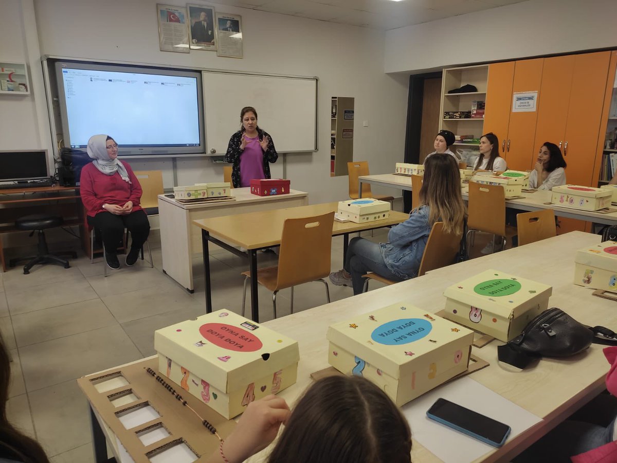 bart_bac's tweet photo. Okulumuz Uygulama Anaokulu öğrencileri,Velileri ve Çocuk Gelişimi ve Eğitimi Bölümünün hzarıladığı"Doya Doya Say Oyna"  adlı projemize Bartın Üniversitesi Öğretim üyesi Prof.Dr. Burçin  GÖKKURT ÖZDEMİR e katkılarından dolayı çok teşekkür ederiz. https://t.co/tzpXxqT39W