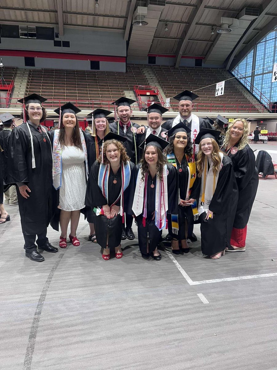 ISUHistoryEd's tweet photo. Congratulations to all of our spring 2024 graduates! We are so incredibly proud of our 103 undergrads and 14 students earning their master’s in history. #studythepastbuildthefuture #GoYouRedbirds https://t.co/roijam9HCr