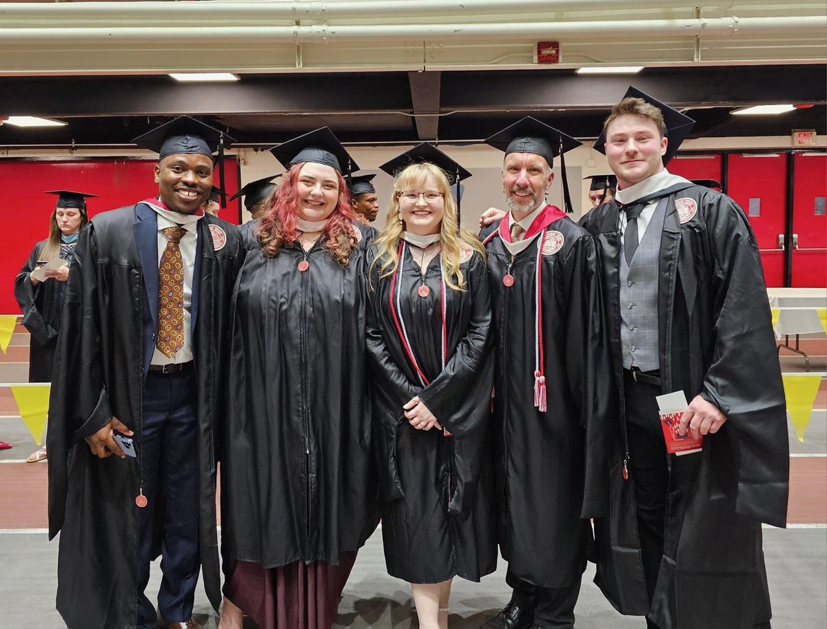 ISUHistoryEd's tweet photo. Congratulations to all of our spring 2024 graduates! We are so incredibly proud of our 103 undergrads and 14 students earning their master’s in history. #studythepastbuildthefuture #GoYouRedbirds https://t.co/roijam9HCr