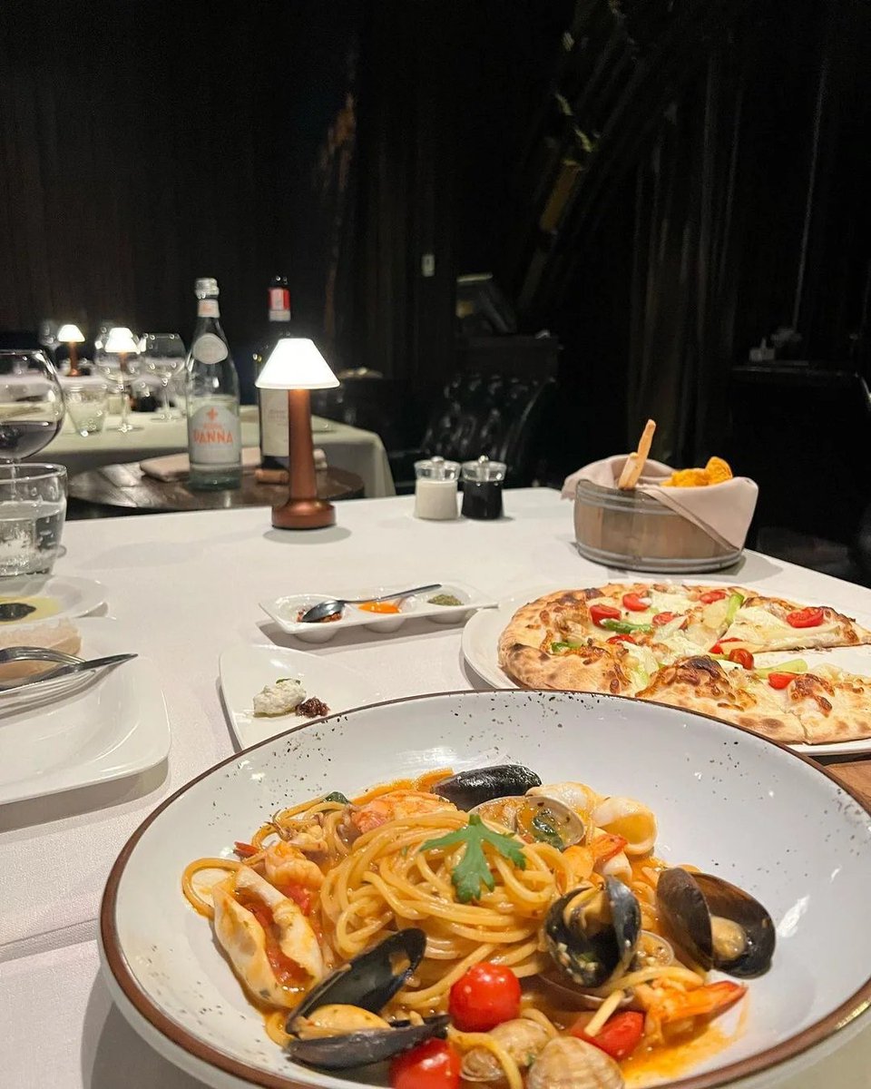 guqob1979's tweet photo. Cheers to good food, good wine, and good friends https://t.co/9zWPM8kaWB