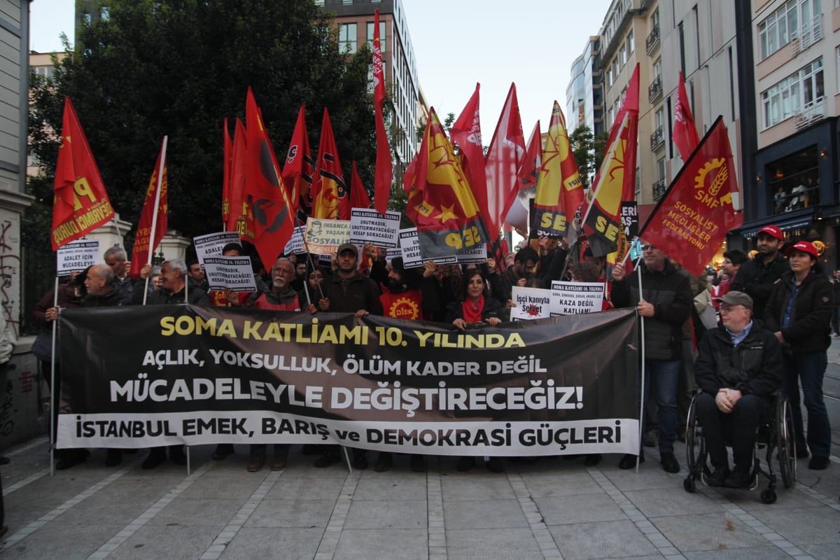 301 işçinin yaşamını yitirdiği #SomaKatliamı 10. yılında Kadıköy’de protesto edildi.⁦@dempartistanbul⁩ #UnutmakYokAffetmekYok