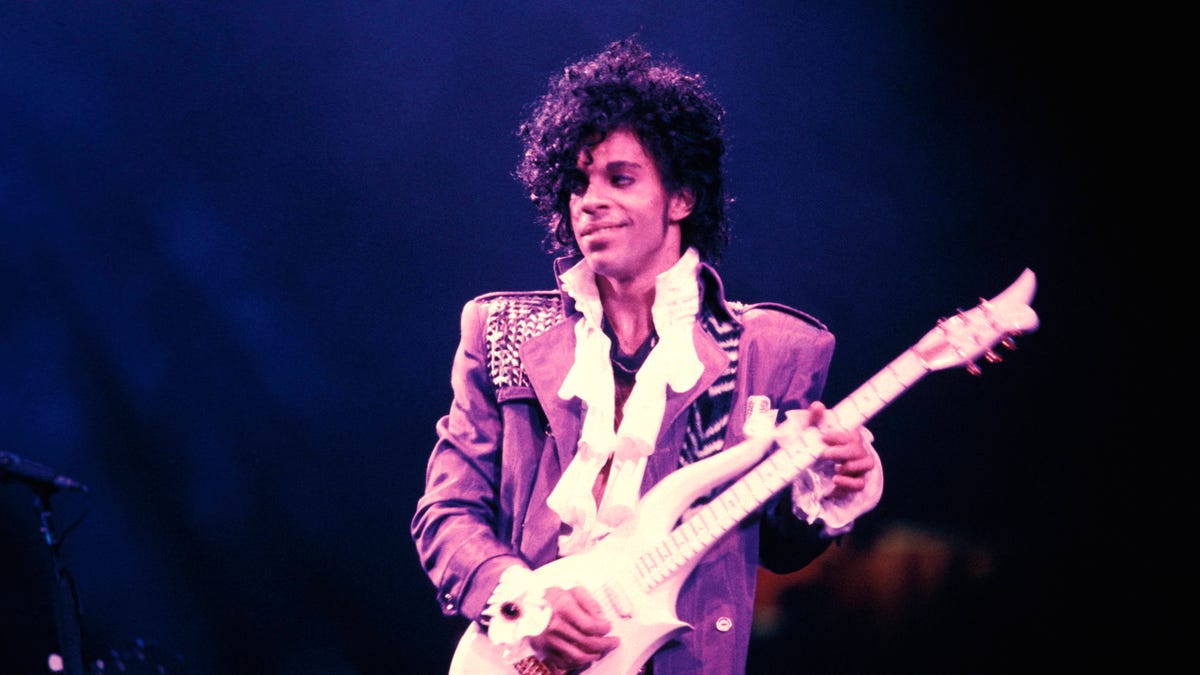 Wanna Spend the Night in Prince's 'Purple Rain' House? For the Right Price, You Can. dlvr.it/T6qbbq