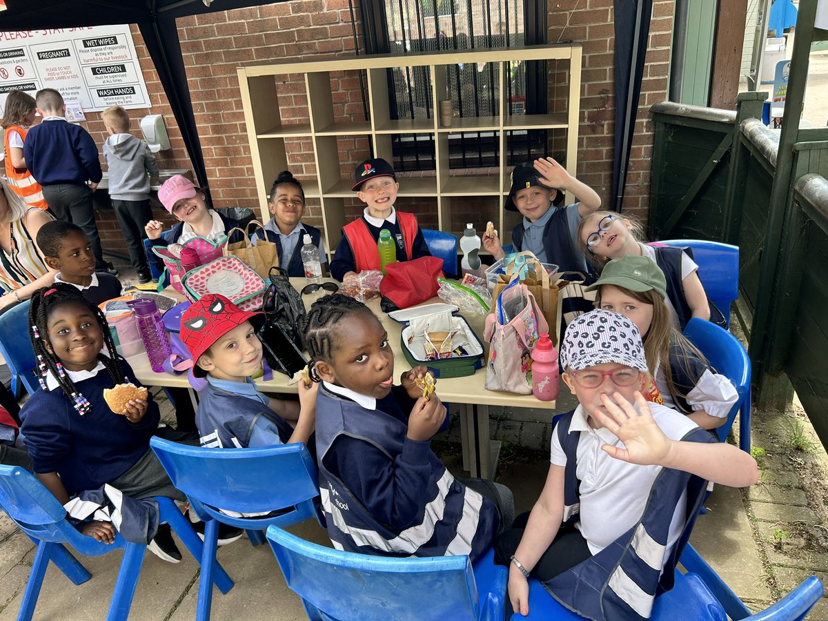 Miss Blair tweet media