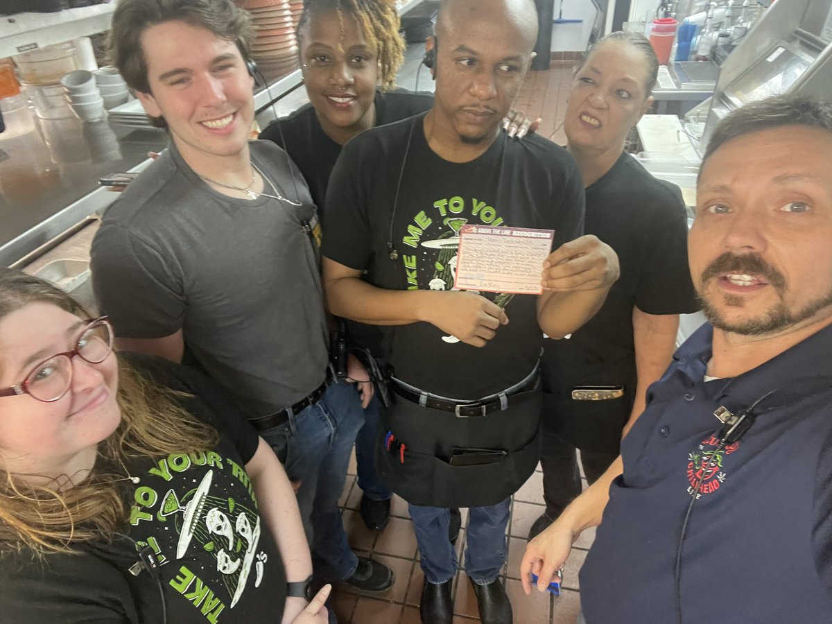 🎉 Celebrating my team for having 0% GWAP for dine-in and Togo for the lunch shift on a busy Mother’s Day! They certainly delivered on our purpose! 🌶️❤️🫶 #ChilisLove