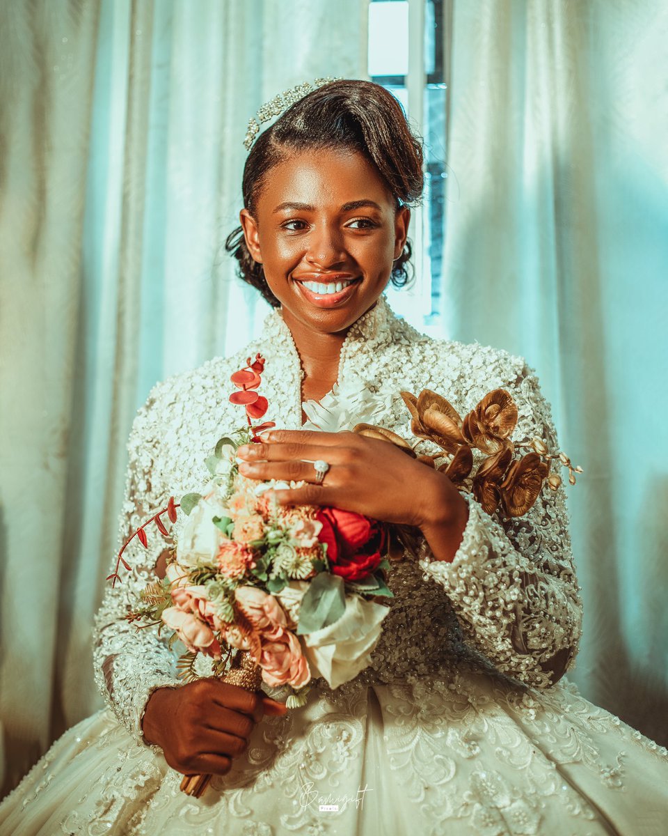 ZionsilasB's tweet photo. Exactly A MONTH ago, I did a thing!

I married my best friend of almost 6 years and it’s been so so so beautiful!

We can only thank God for grace!

#TheLightBearersUnion https://t.co/wbEzhLBWcd