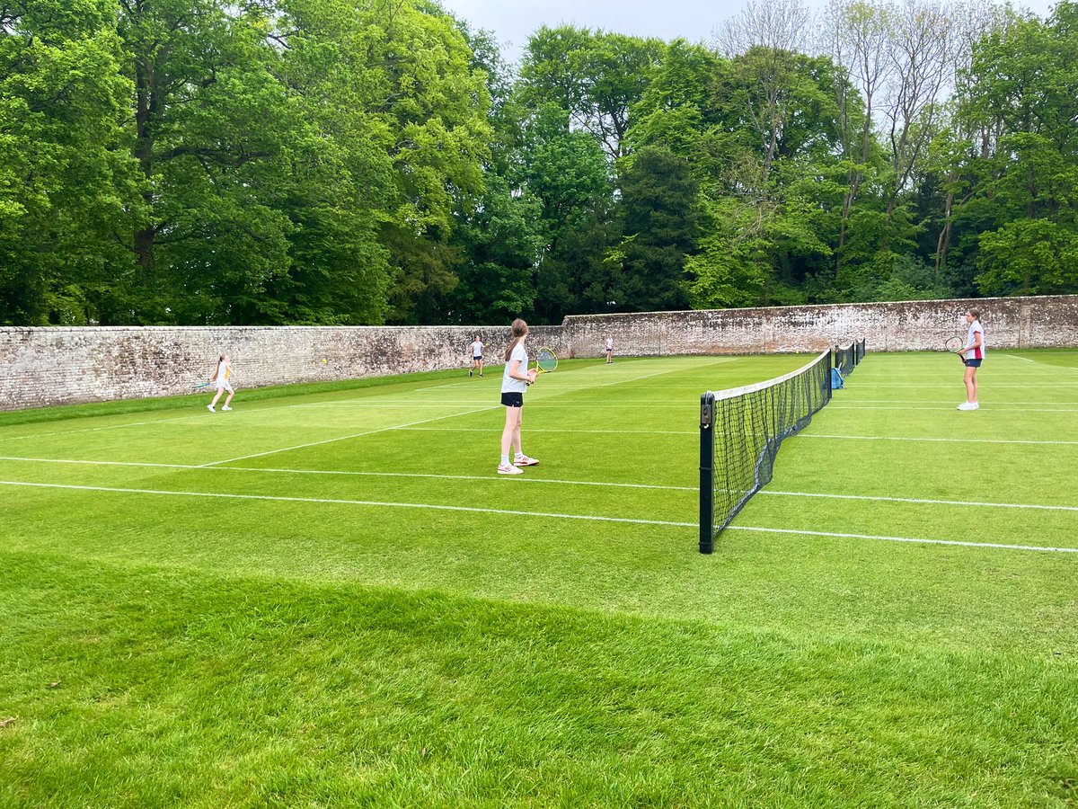 Great to have the #GrassTennis Courts in action - simply wonderful & huge thanks to our Grounds Team 👍🏼 🟡⚫️ #OratorySport