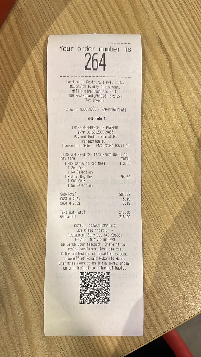 Darshil2704's tweet photo. No customer oriented service , negative answers, negative support , take away with normal glass of coke; instead of providing others plastic bottle , wrost service! @McDonalds @mcdonaldsindia https://t.co/xYypmwN6kB