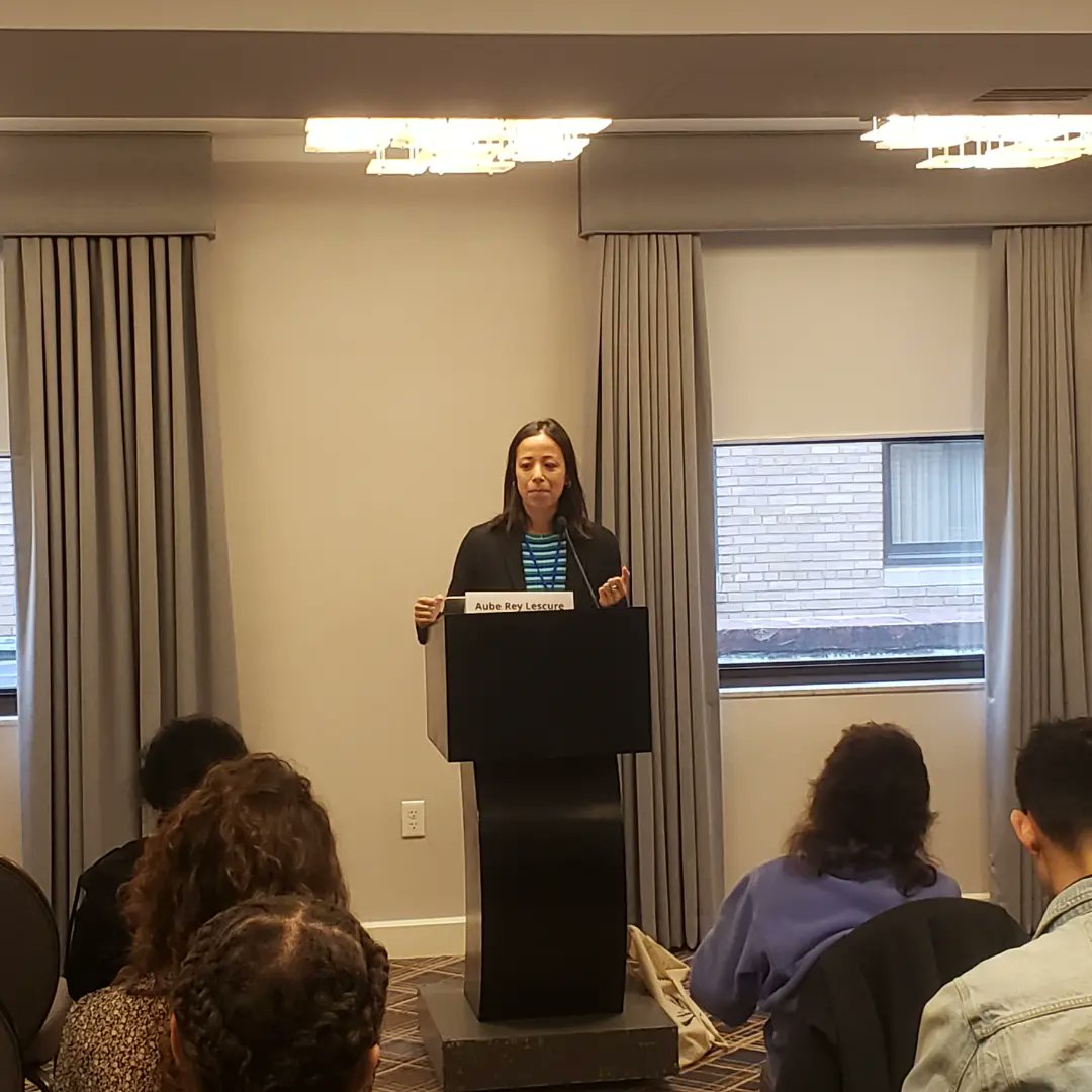 cromaguerawrite's tweet photo. Can't express how cool it was to present at #Muse24. Here are some pictures of me being a goof, @DarielSuarez1 introducing @J_Escoffery, a craft lecture by @AubeReyLescure, and the agents and editors panel with @ScribesWindow @ericsmithrocks @Foyinsi_Pub and Aemilia Phillips https://t.co/QO7RyPtMWf