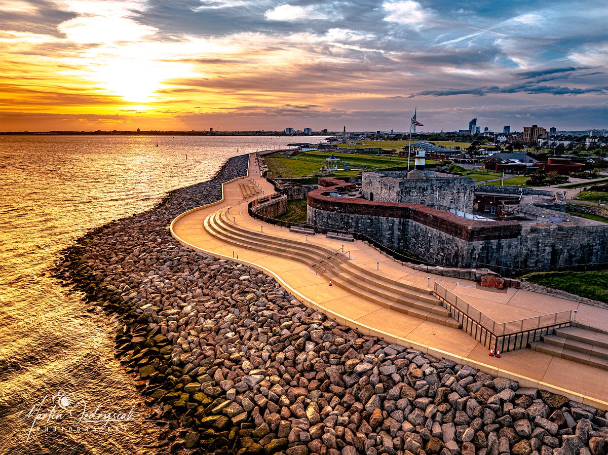 Sunset allert :) Cant wait to see this area full of people :) #portsmouth #pompey #southseacastle