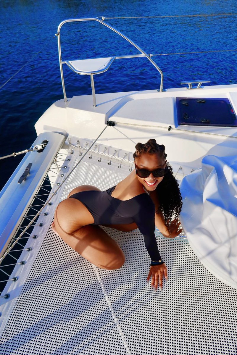 Chloe Bailey with a new visual on the boat 📸