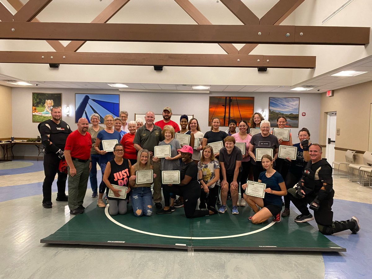 A big congratulations to the latest graduates of our Women’s Self Defense class 🥊👩‍🎓 Interested in learning yourself? Contact our Community Engagement Unit by emailing CommunityEngagement@flaglersheriff.com!