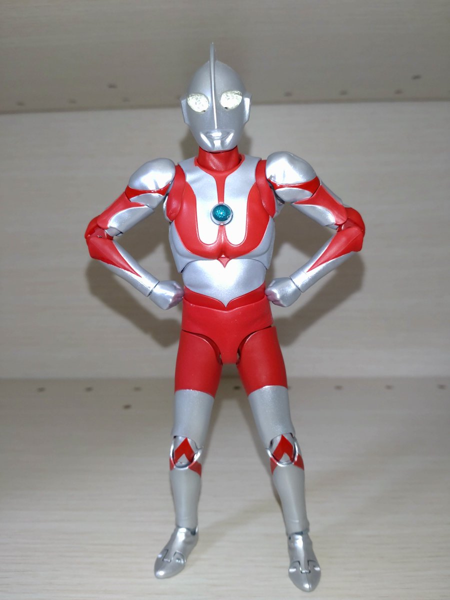 #見た人もなにか無言でウルトラマンあげる