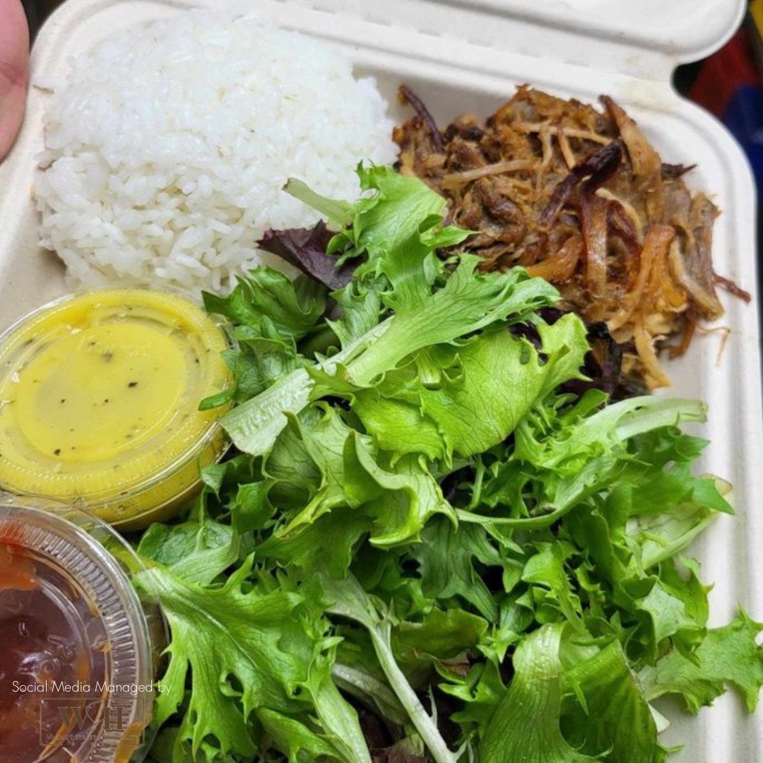 🌴 HAPPY HOUR 🌴
🌺 Get a FREE Lemonade with the purchase of our Pork Plate Lunch anytime between 3PM - 6PM
📍945 Kapahulu Ave Honolulu, HI 96816

#honolulu #pork #platelunch #hawaii #happyhour #oahu