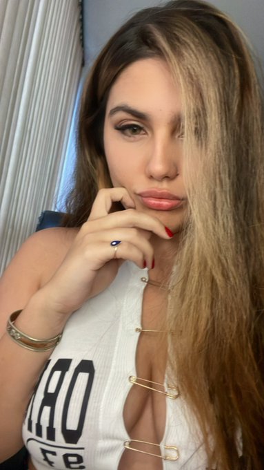 Camisa indiscreta https://t.co/xOO6h0dEgU