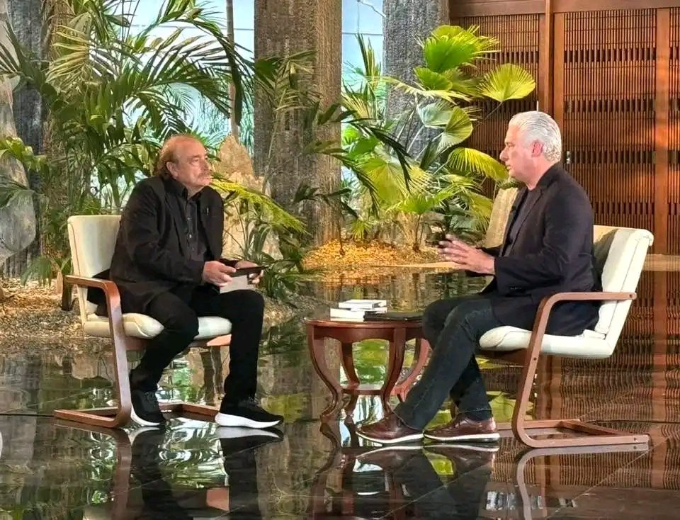 ✍️ @IRamonet 👇
Me entrevisté con el Presidente de Cuba, @DiazCanelB. Apasionante, audaz y llena de anuncios. Muy interesante. El próximo miércoles, en primicia mundial, difundiré por esta vía la entrevista completa.
#Cuba #DeZurdaTeam
