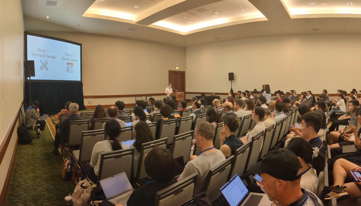 C_JoelWester's tweet photo. I had a great experience presenting our work to a packed room at #CHI2024. Take a look at our paper, which also received an honorable mention!

@TimSchrills @henningpohl  @nielsvberkel @CompSciAAU 

https://t.co/aHIS7KcV85 https://t.co/8GIsmYvXHP