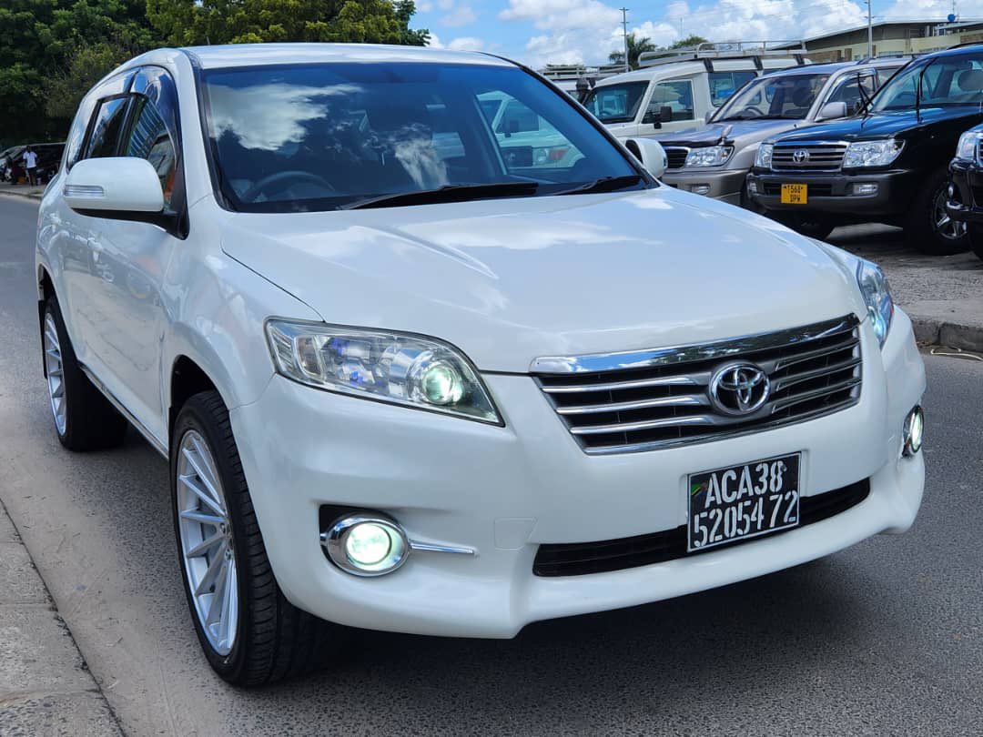 Bei ni 37m + Registration 

Make : Toyota
Model : Vangard 
Class : Full options with leather electric seats 
Fuel : petrol 
Cc :  2,300
Klm : 64elf 
Year : 2011
Condition : super brand new and used
Inport : From Japan Tokyo

☎️0693111003✅