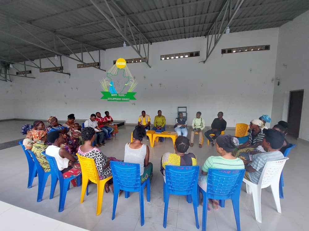 caced_ong's tweet photo. Pr appuyer financièrement les initiatives des groupements créés dans le cadre du projet "UNW-CACEDEBU", @UNWomenBurundi a commencé ce 13 mai une visite conjointe avec @cacedebu017 et l'administration pr le Suivi-Evaluation des bénéficiaires.
@MininterInfosBi @wphfund @UEauBurundi https://t.co/bB0grBVHaM