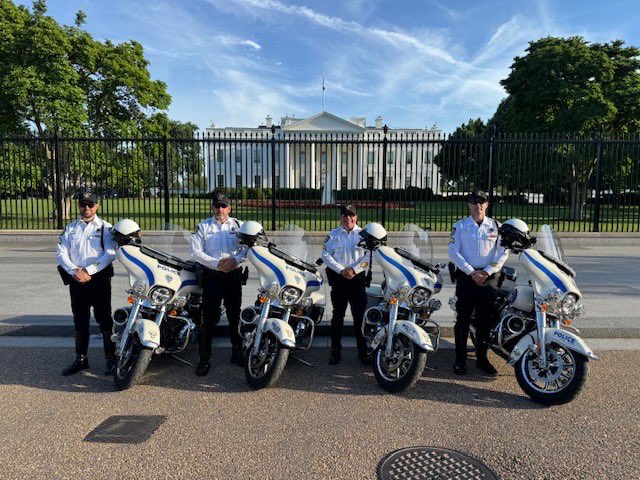 OPD’s Honor Guard and Motors Unit are in attendance at tonight’s Candlelight Vigil in Washington D.C. honoring fallen officers from across the nation during #PoliceWeek. You can tune in live: nleomf.org/memorial/progr….