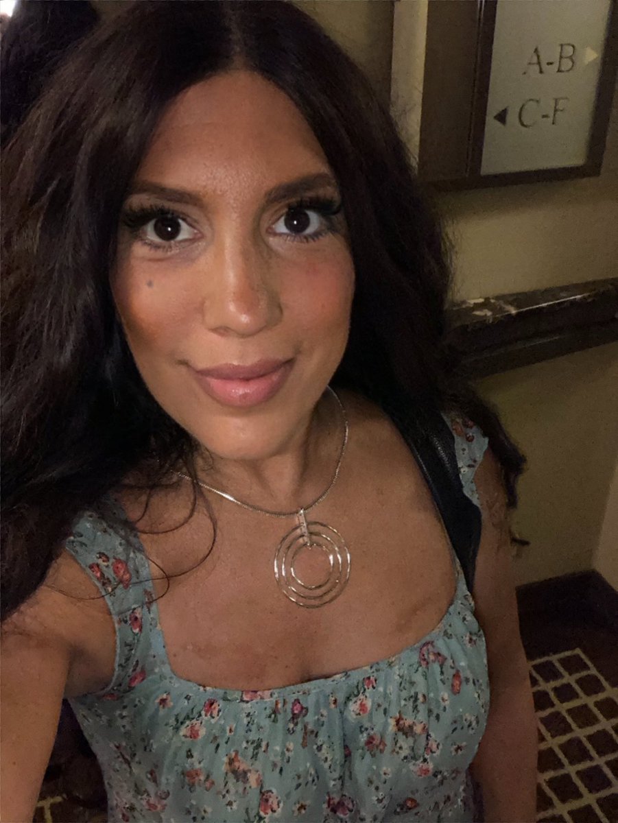 JulieFrancella's tweet image. This necklace was a Mother’s Day gift  from dear friends and it has so much meaning. It seems to be a theme in my life at the moment. Happy mother’s day! #BloodMemory #Protection