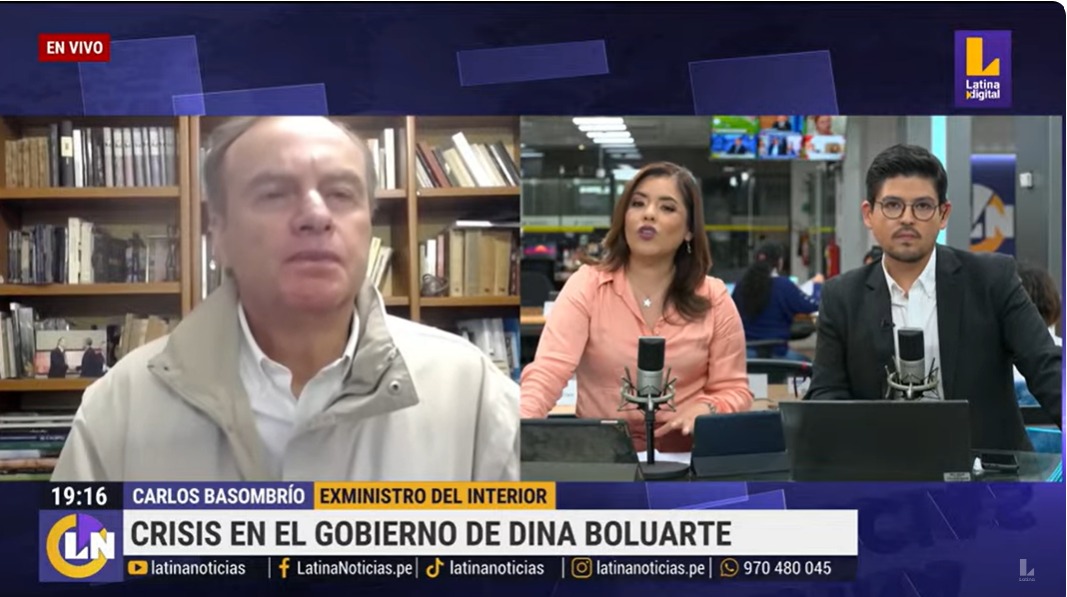 Latina_Noticias's tweet photo. 🚨Exministro del Interior Carlos Basombrío habla sobre la crisis en el país: "Cada día que pasa el gobierno de Dina Boluarte se parece más al de Pedro Castillo".
#BNMN

#VIDEO ➡️ https://t.co/FcymEw63OA

📲🖥️ Suscríbete a nuestro canal de YouTube.
#LatinaNoticias https://t.co/u4Fl9LpHY9