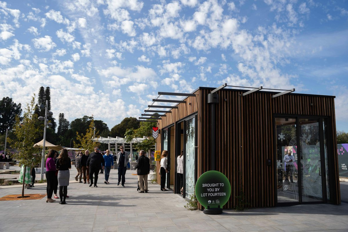 🌳 Kuri Kurru Park at Lot Fourteen is now open! 🌿 Premier @PMalinauskasMP  unveiled this 3000sqm area, rich in Kaurna culture & nature. Features include a central meeting place, native plants, and community facilities. Come explore! 📍More here: lnk.bio/s/ceacd