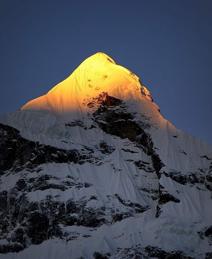 Golden hour 
A view from Badrinath,