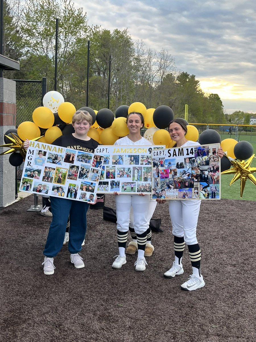 Hillies defeat Dracut 10-9 on a walk off extra winning home run by Senior Jamieson Pearl on senior night! 

Great win team win🥎