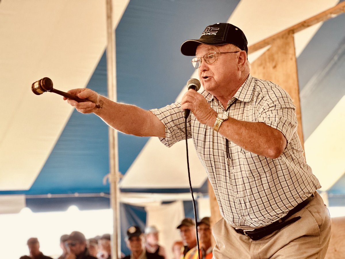 Congratulations to ⁦@Caledon_Anne⁩ who won first prize w/ this photo in the ⁦@ecfwa⁩ Photo Contest, winners announced today. Pictured is John Dunn, Alliston, winner of the @RitchieBros Auctioneer Challenge at #IPM2023 in the @Holmesagro Tent. #OntAg ⁦@IPMandRE⁩
