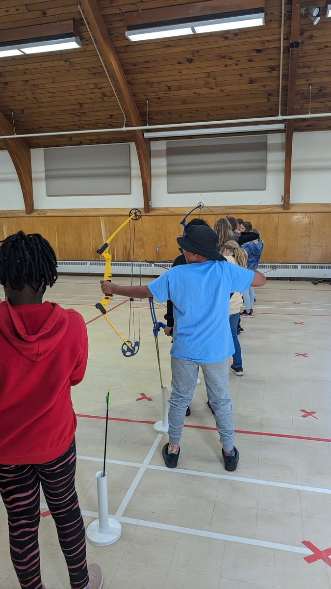 Getting our archery on! 🏹 
Always a fun one to teach wish we had more time with our 4-6 students in #physed but trying to squeeze in some experiences and new skills!