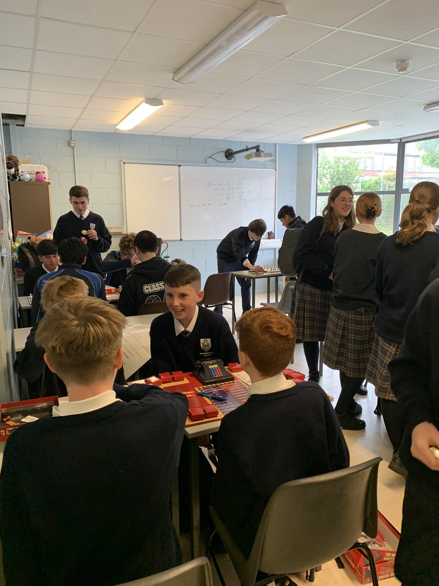 Students enjoyed lunchtime board games today - thanks to Ms Lee and the Student Council for organising! @CityofDublinETB #Community #Fun