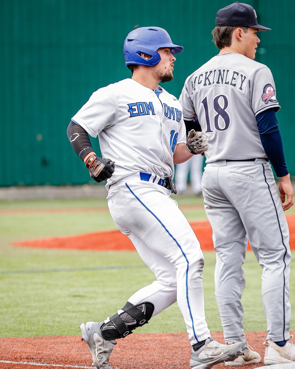 Baseball topped Shoreline 5-2 in the first one &amp; dropped the finale 2-1 on Sunday. We will host a Super Regional starting Friday at Triton Field. 

#ETO x #TritonPride