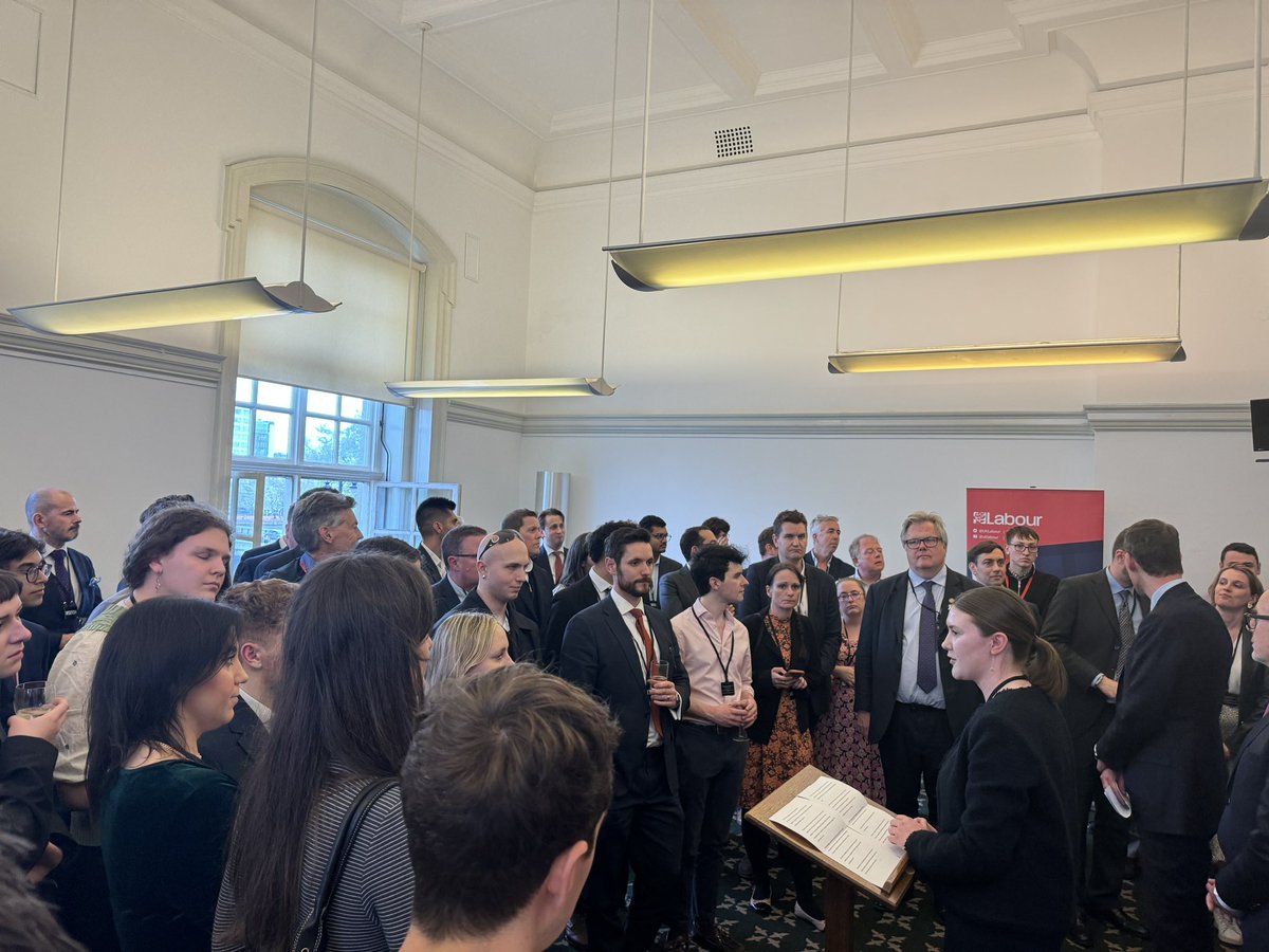 Brilliant evening at @LabourStudents and @yimbyalliance event on housing for students and young people Only Labour can build the homes we need and deliver proper renter reform