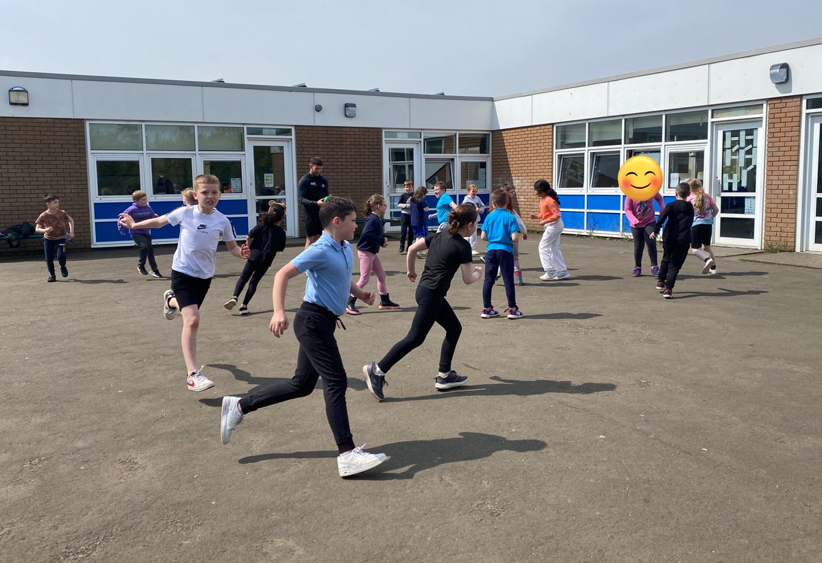 P4atCanalView's tweet photo. Rhys from Spirit Gym had us thinking about what healthy looks like and feels like. We then enjoyed some games outside to get our blood pumping π₯΅π¦ #HealthWeekCV #OnlyatCanalView https://t.co/DHKnZxsoBX