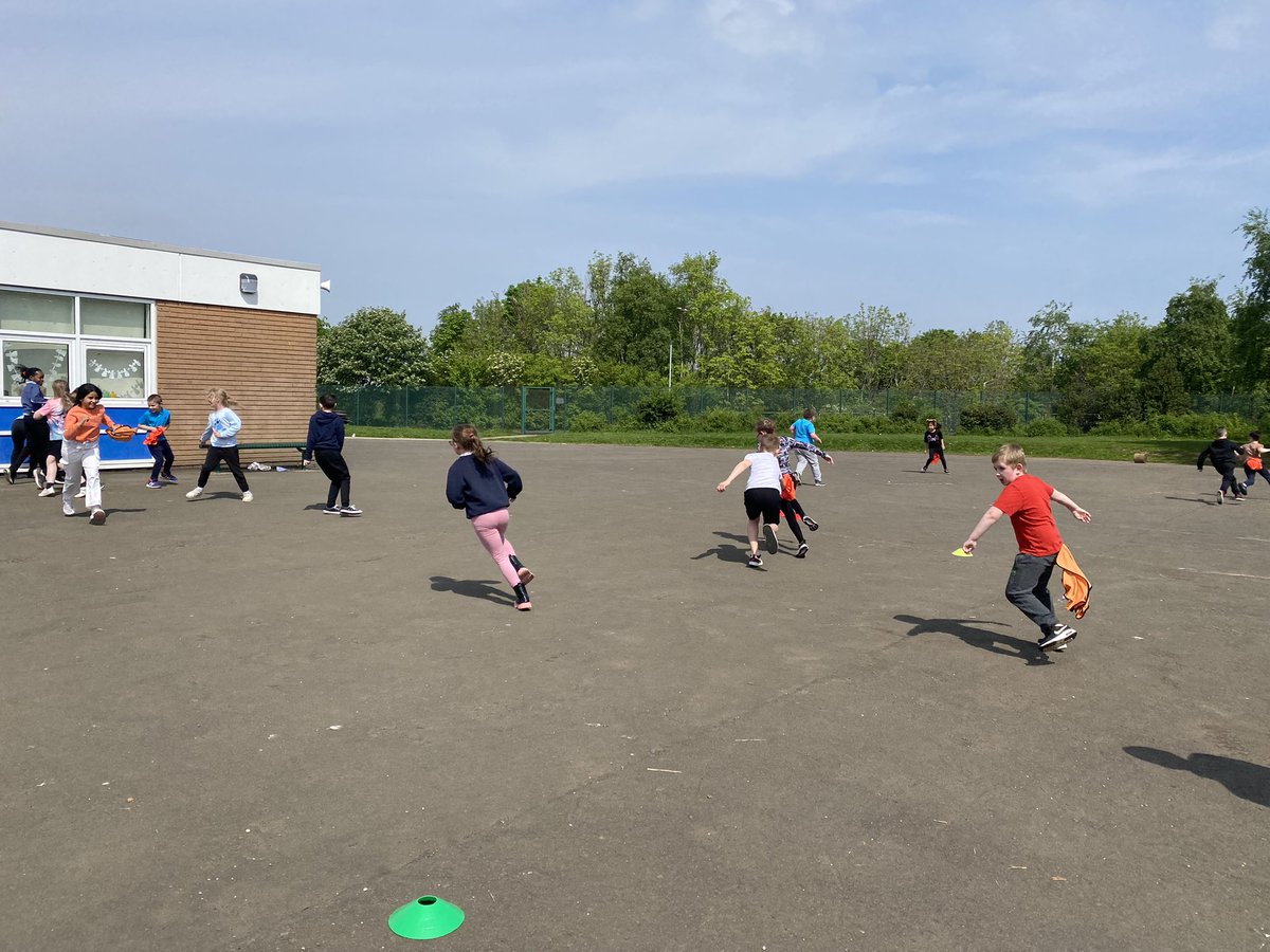 P4atCanalView's tweet photo. Rhys from Spirit Gym had us thinking about what healthy looks like and feels like. We then enjoyed some games outside to get our blood pumping π₯΅π¦ #HealthWeekCV #OnlyatCanalView https://t.co/DHKnZxsoBX