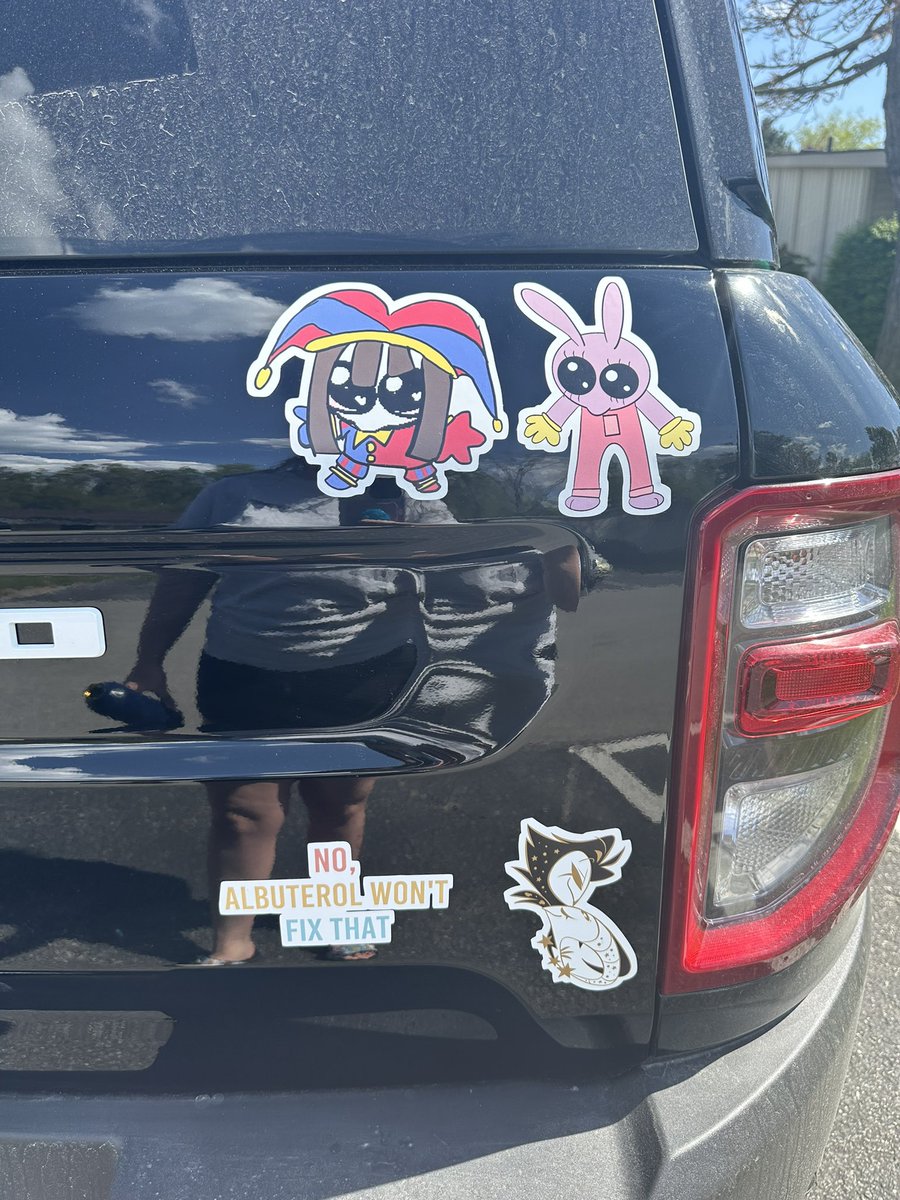 Real life post! Got a new car and some magnets to put on it! They’re so cute!! 😭💕💕
#jax #pomni #helluvaboss #respiratorytherapy #pokemon